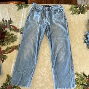 Hollister ultra high rise vintage straight 5R waist 27 length 27